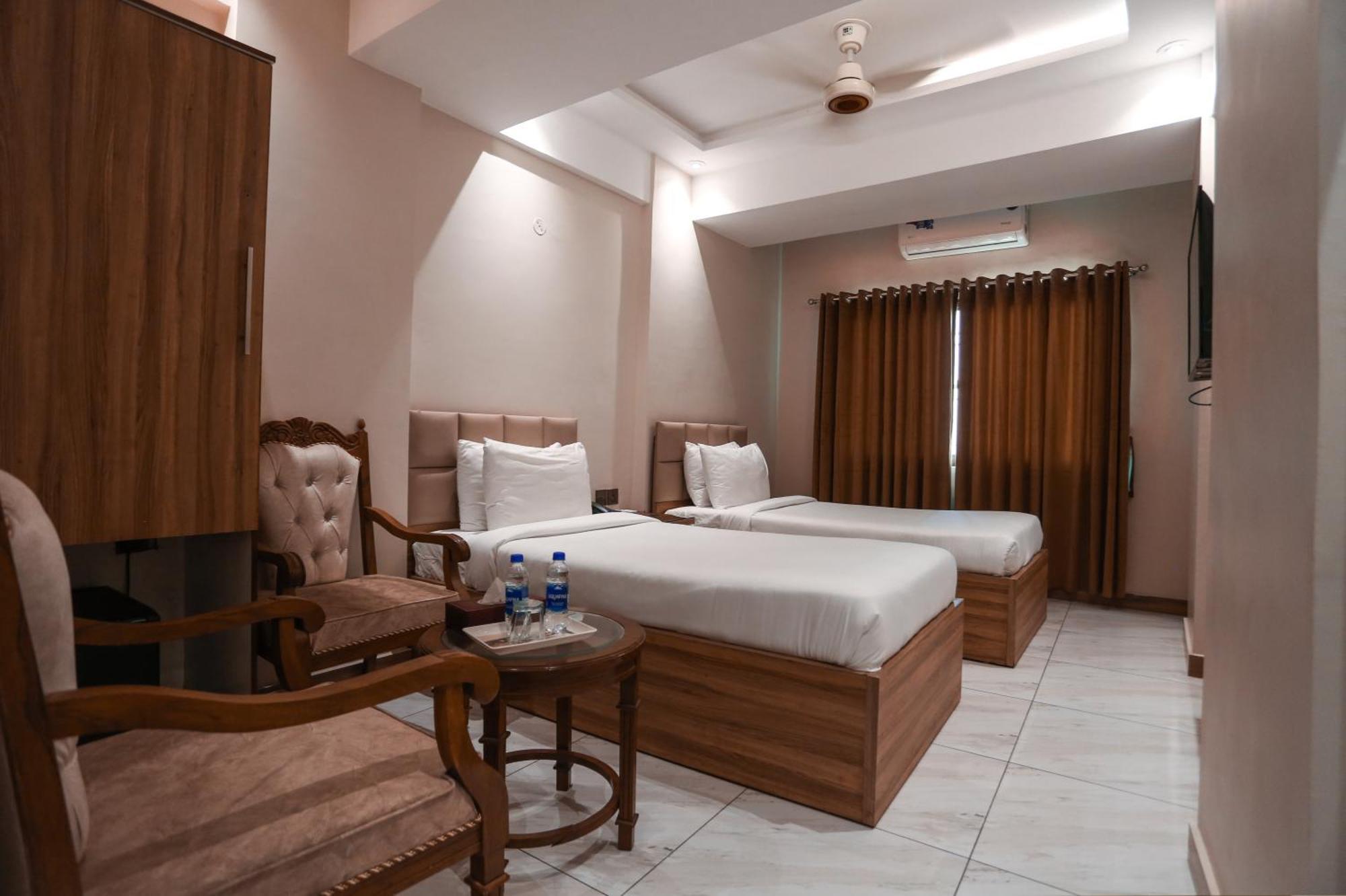 Hotel Pearl Inn การาจี ภายนอก รูปภาพ